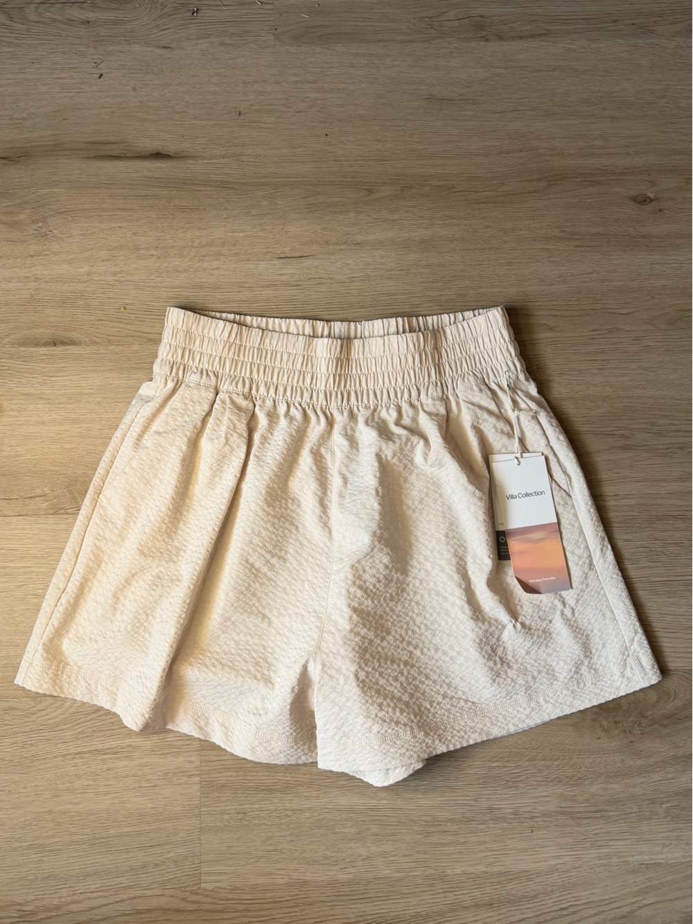 NWT textured vuori villa shorts